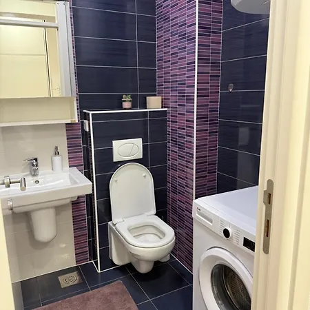 아파트 Sa Parkingom U Garazi *